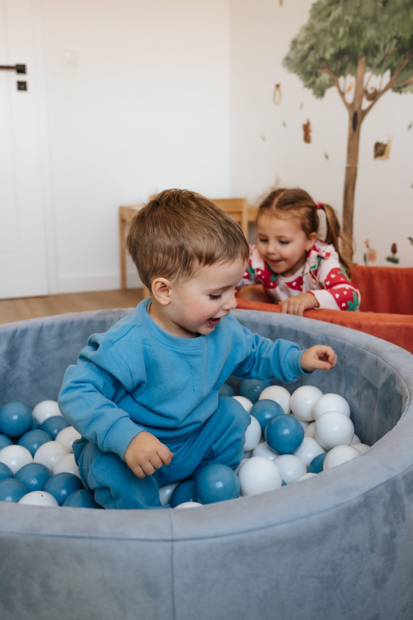 KIDS MIKI Duży Dziecięcy Basen 2 - osobowy Tkanina Welwetowa z Piłkami ∅100cm (200 piłeczek) - poom kids