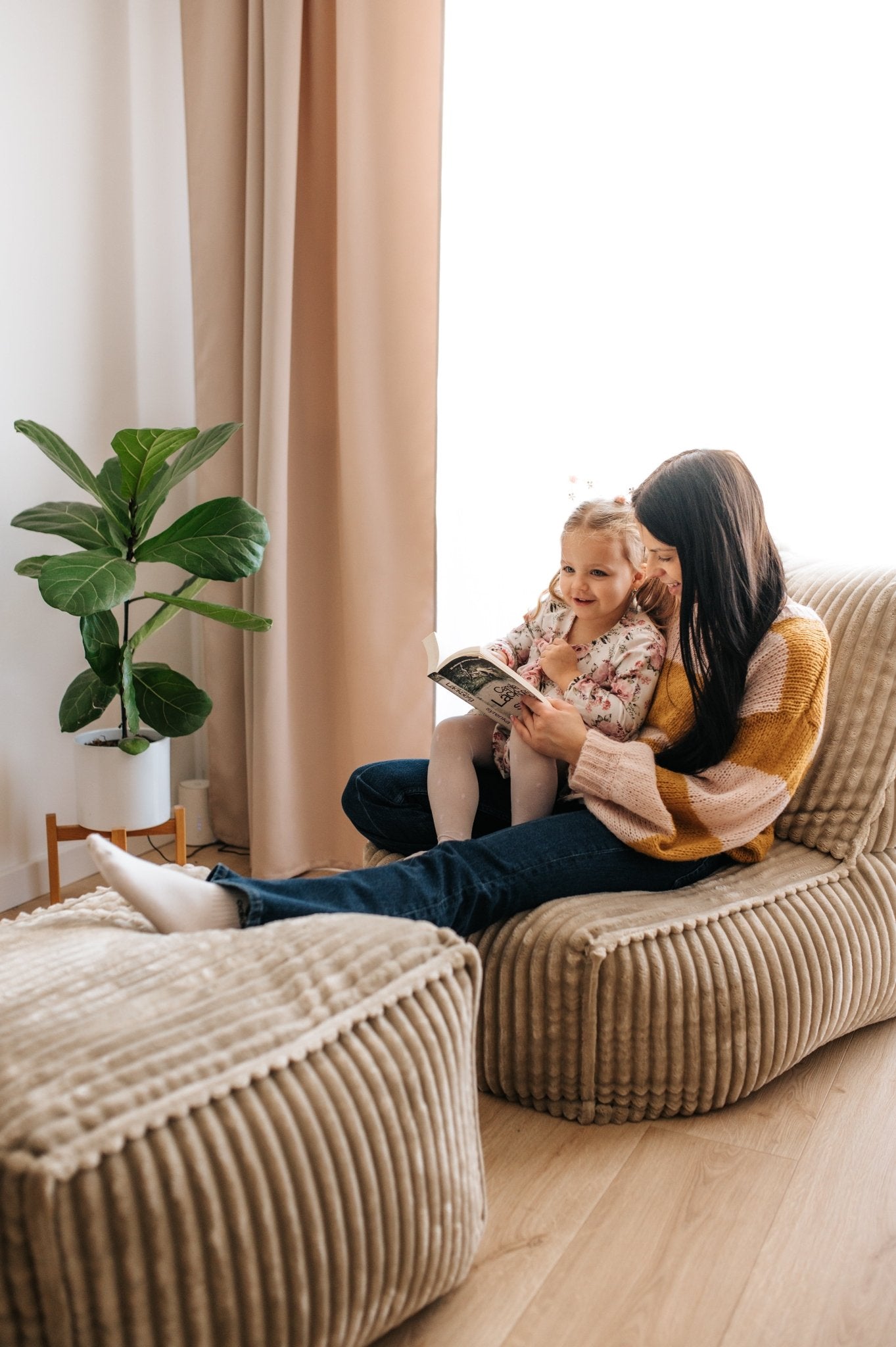 MOM Większa pufa z podnóżkiem - poom kids